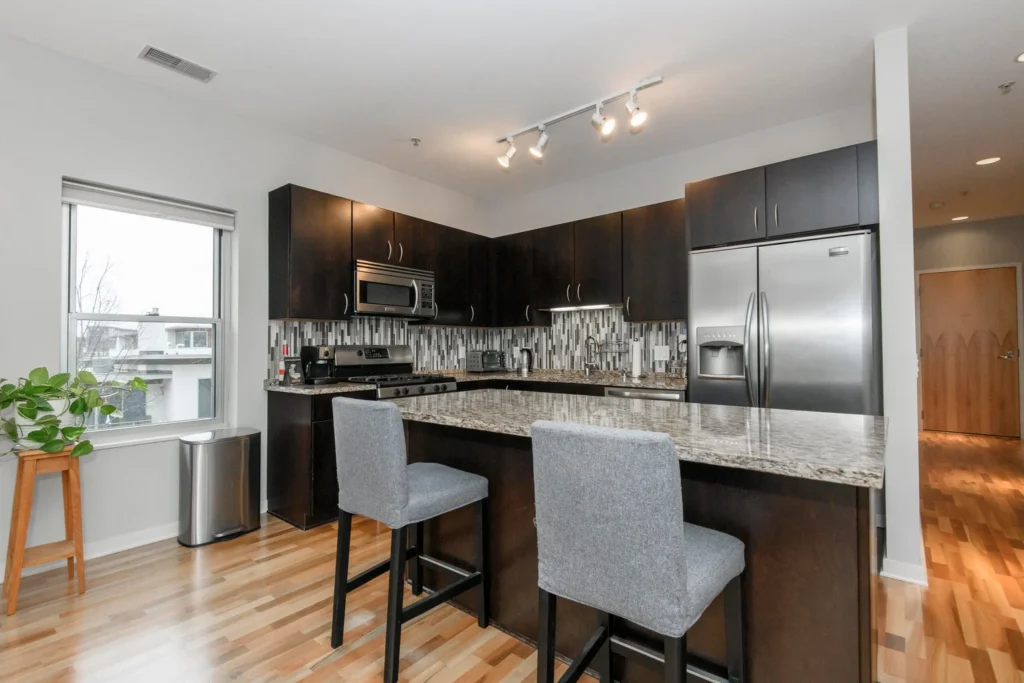 1902 N Commerce St, 308 Photo